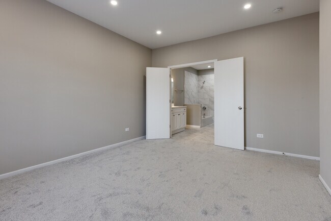Building Photo - 1505 Mercury Dr