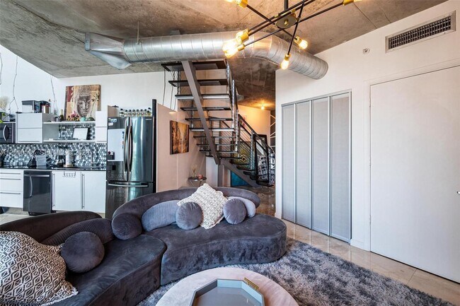 Building Photo - 690 SW 1st Ct