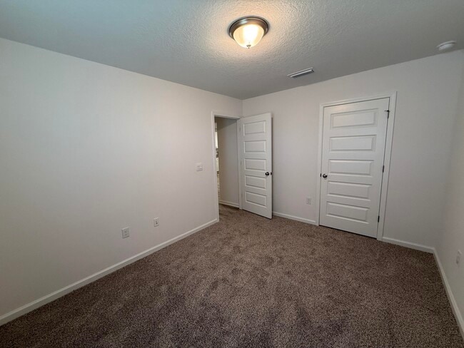 Building Photo - 225 Gray Owl Dr