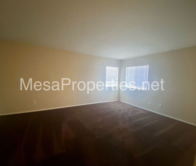 Building Photo - 13323 Somerset St