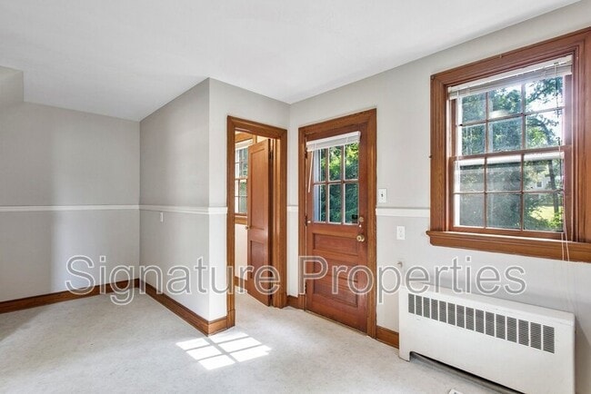 Building Photo - 6731 Forest Hill Ave