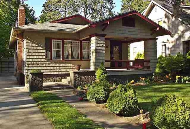 Primary Photo - 11 E 27th Ave