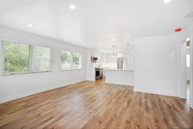 Building Photo - PALM