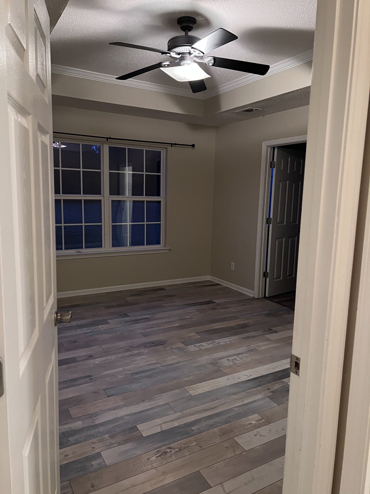 Master Bedroom - 110 Creekside Cir
