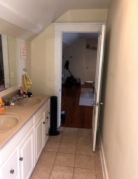 Building Photo - 2720 Eden Ave