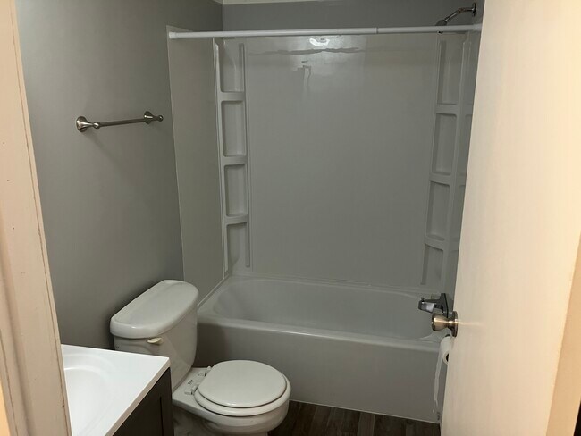 Building Photo - 55 E Riling St