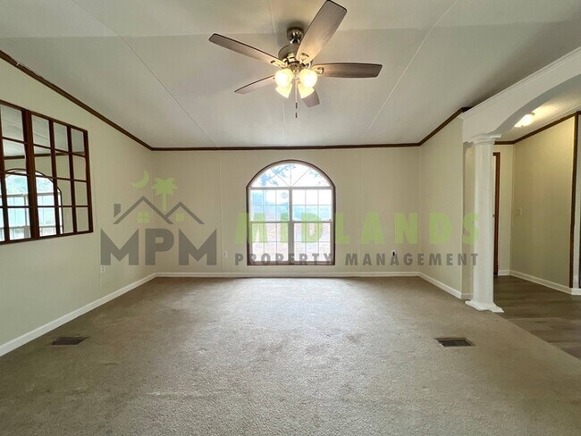 Building Photo - 575 Forts Pond Rd