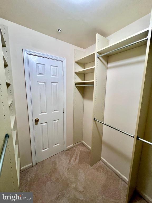 Building Photo - 2095 Pawlet Dr