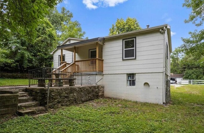 Building Photo - 1303 Homer Ave