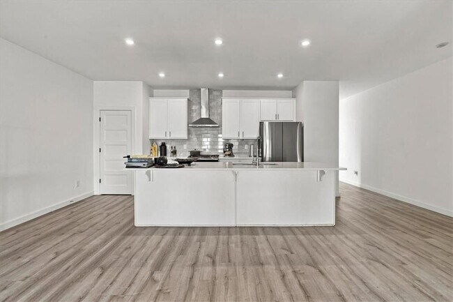 Building Photo - 1077 Glen Opal Dr