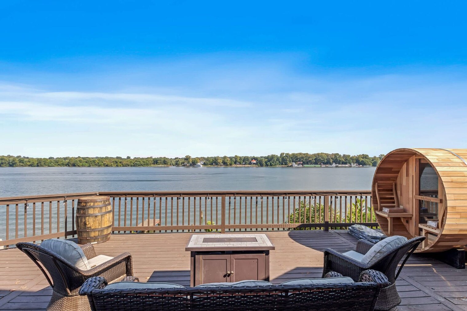 Building Photo - 301 S Front St