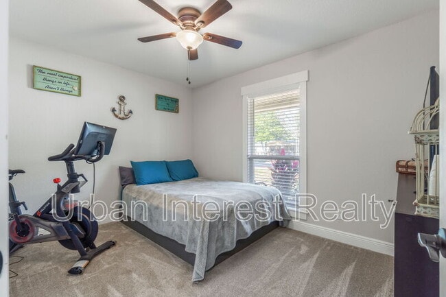 Building Photo - 708 Marcia Cir