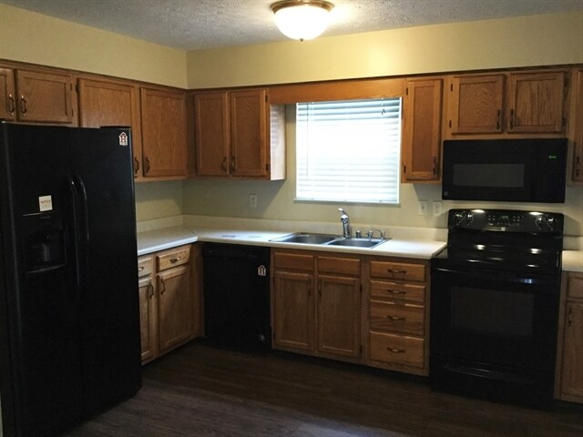 Building Photo - 1269 Victory Ln