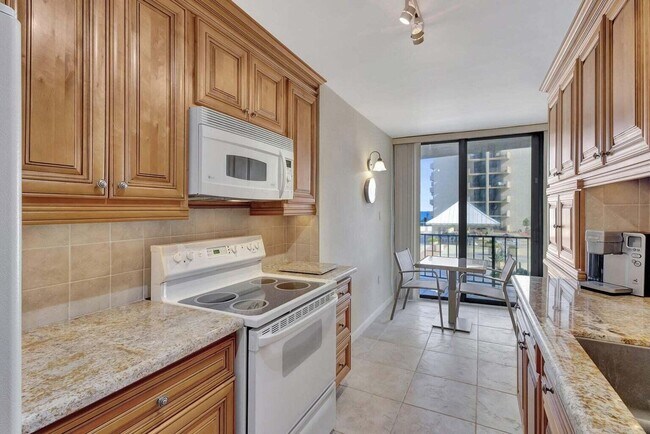 Building Photo - 4200 N Ocean Dr
