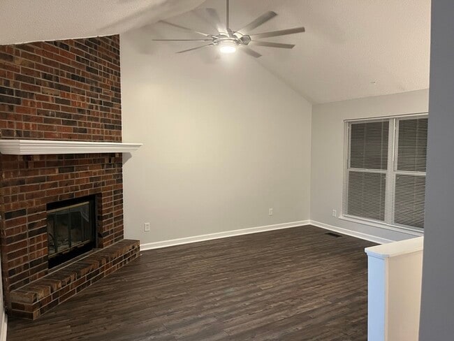 Building Photo - 2 Units Available Across from Congress Mid...