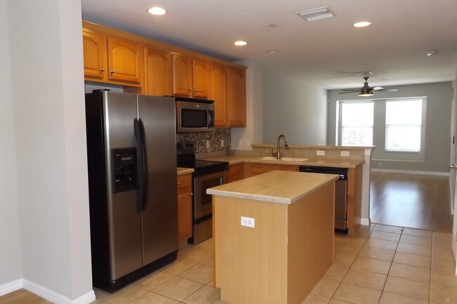 Building Photo - 8677 Majestic Elm Ct