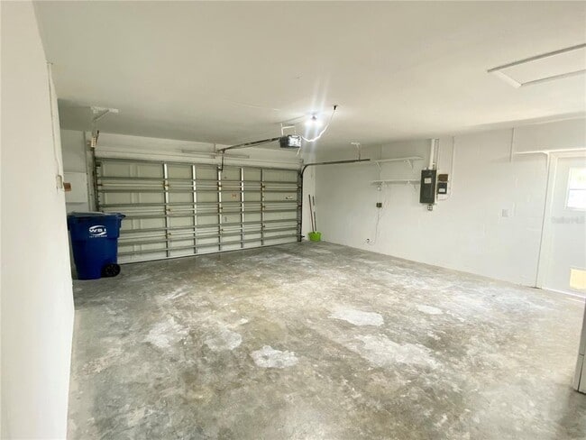 Building Photo - 8433 Somerset Dr