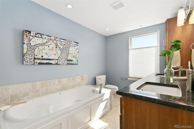 Building Photo - LOCATION LOCATION!!  In the heart of LOHI just blocks to restaurants, boutiques and local waterin...