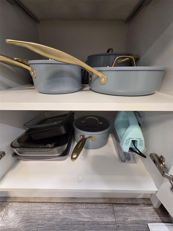 Building Photo - 5105 Tangerine Ave S