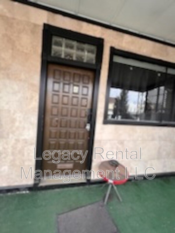 Building Photo - 4 Broad St