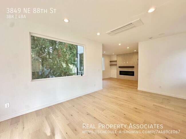 Building Photo - 3849 NE 88th St