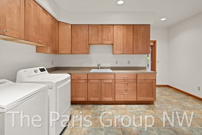 Building Photo - Gorgeous 3,400sf Golf Course Craftsman on Sahalee Country Club’s 7th Green