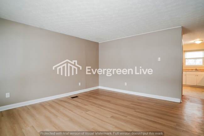 Building Photo - 3020 Rivercliff Rd