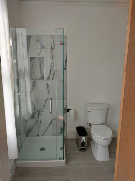 Building Photo - 1110 Hollister Ave