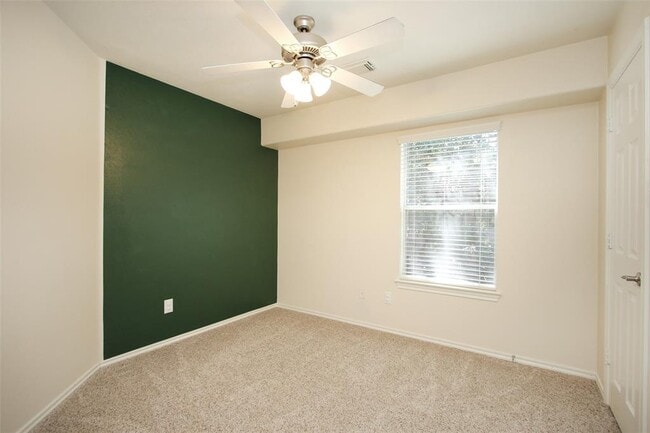 Building Photo - 51 Wickerdale Pl