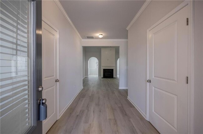 Building Photo - 853 Crossroads Ct