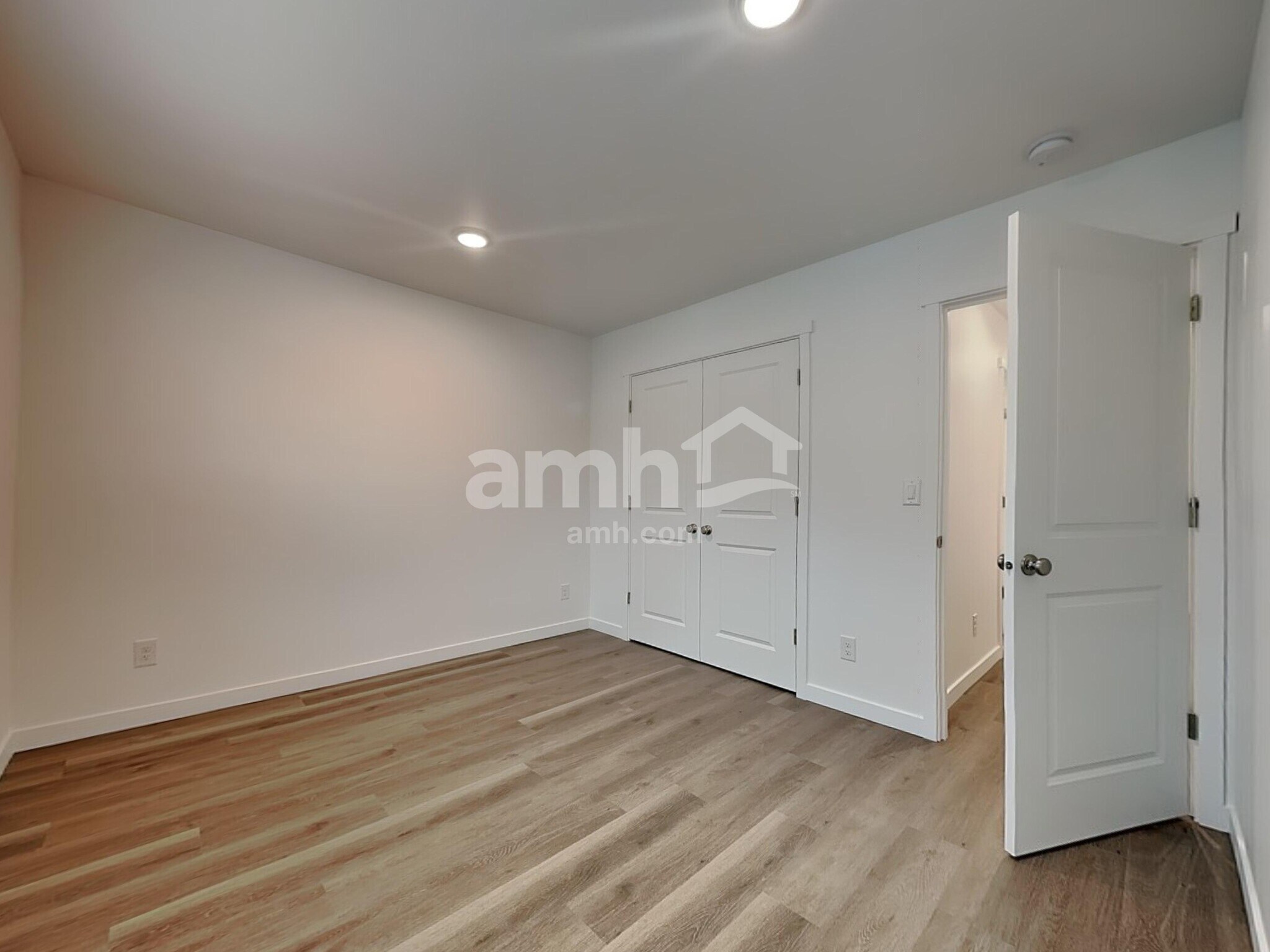 Building Photo - 5012 Washington St SE