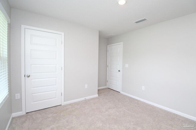 Building Photo - 7524 Oak Lake Blvd