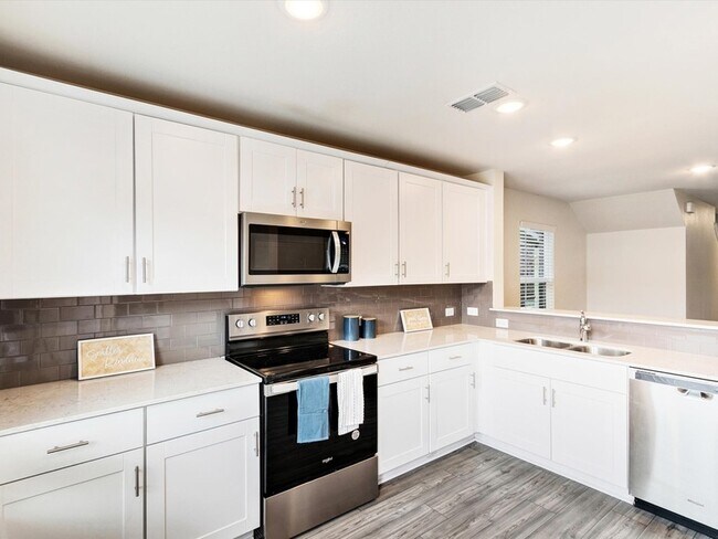 Building Photo - 405 Glendale Dr
