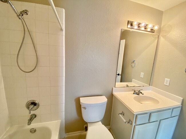 Building Photo - 6302 Spring Tide Ct