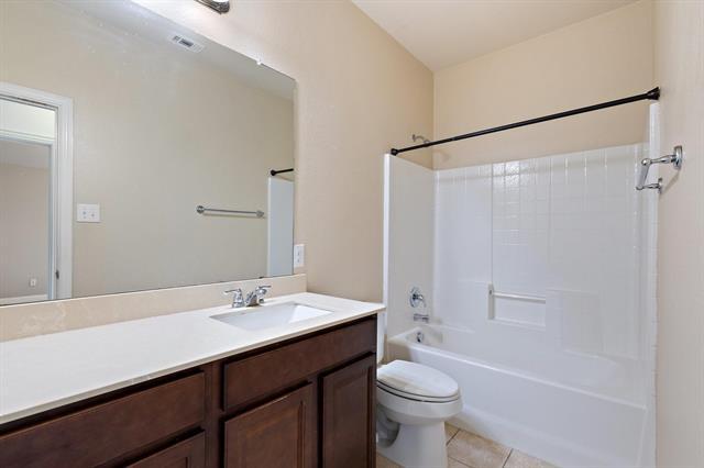 Building Photo - 920 Kinghaven Dr