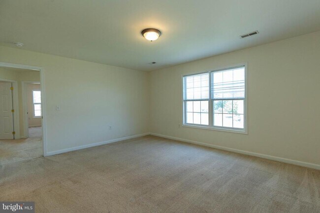 Building Photo - 59 Stork Ln