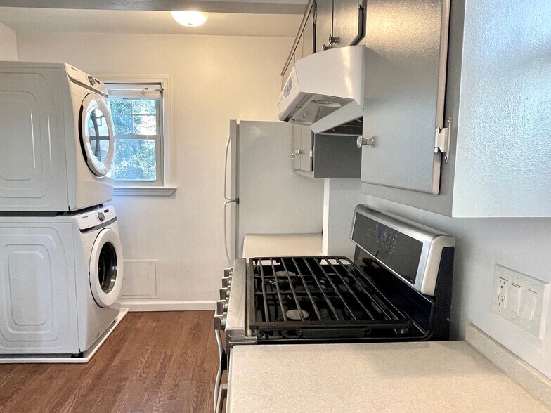 In-unit washer and dryer - 71 Madison Rd