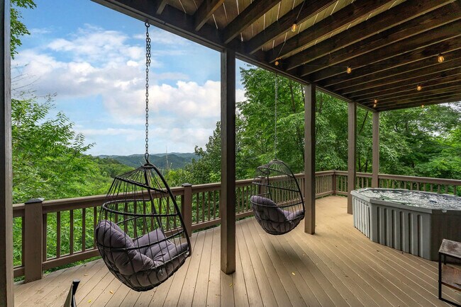 Building Photo - 49 Valley Dr