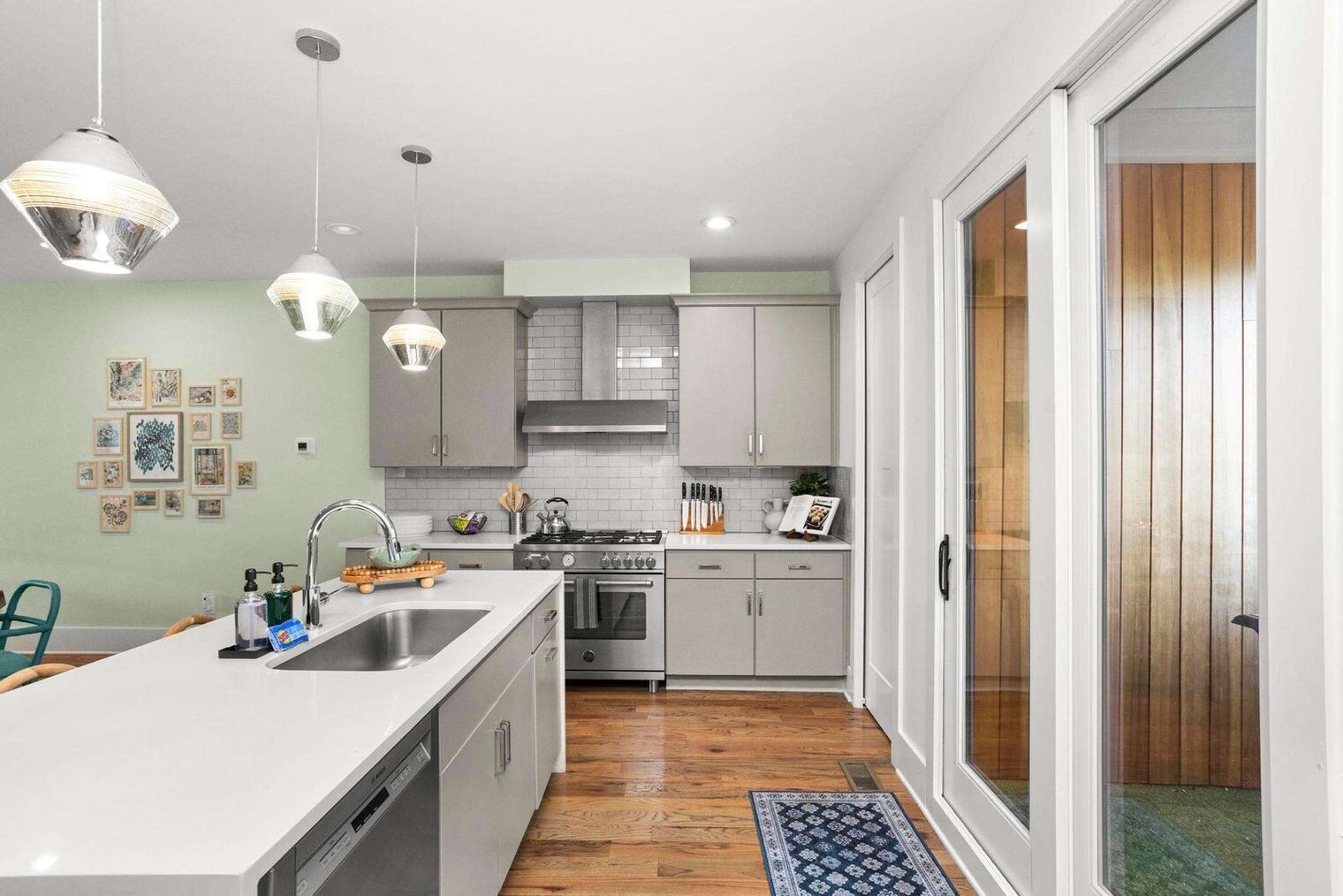 Building Photo - 1714 8th Ave S