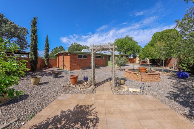 Building Photo - 7957 E 19th Pl