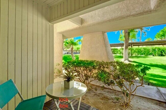Building Photo - 680 N Ashurst Ct
