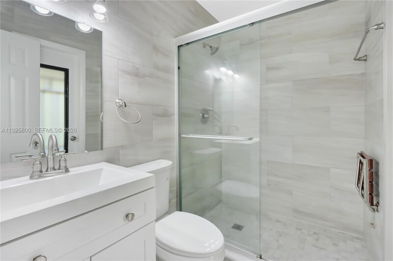 Building Photo - 3225 SW 94th Ave