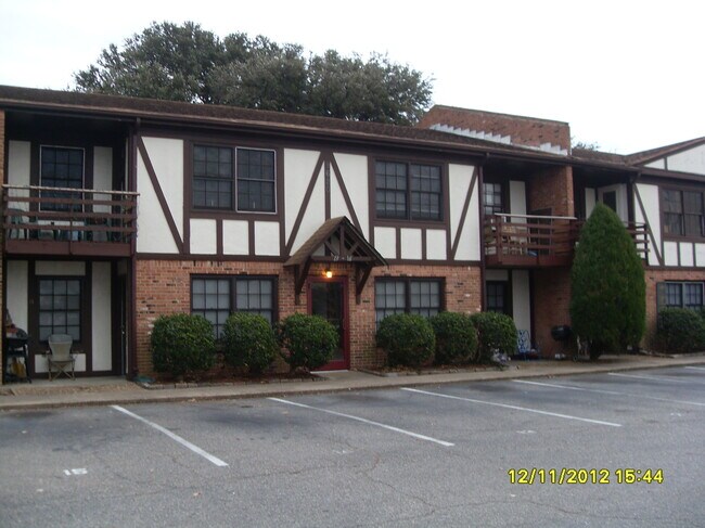 Front of Building - 9620 Chesapeake Blvd