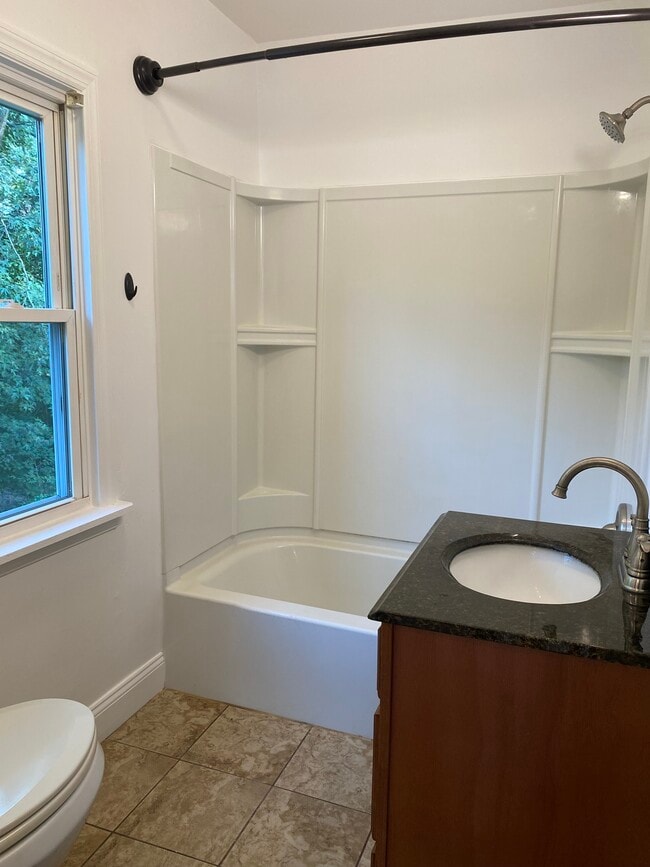 Building Photo - 930 Gravel Pike