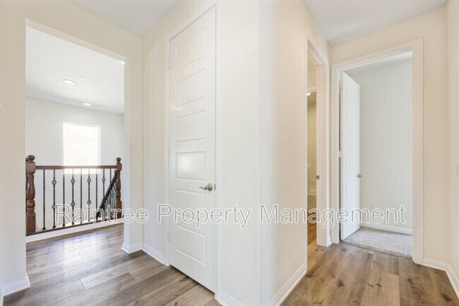 Building Photo - 1735 Avenida Regina