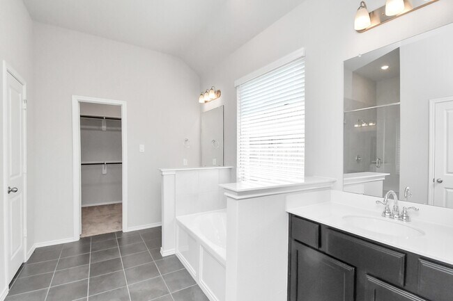 Building Photo - 1242 Muscadine Hollow Ln