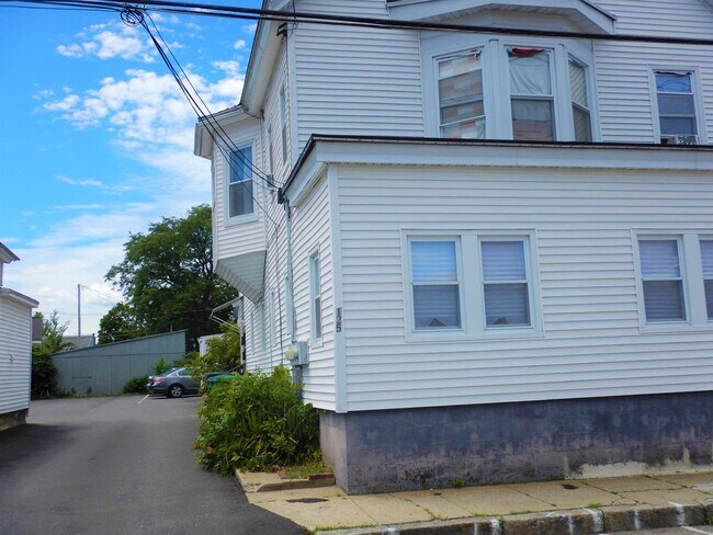 Building Photo - 125 Chestnut St