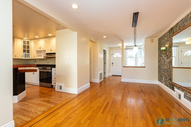 Building Photo - 1064 Carolina St
