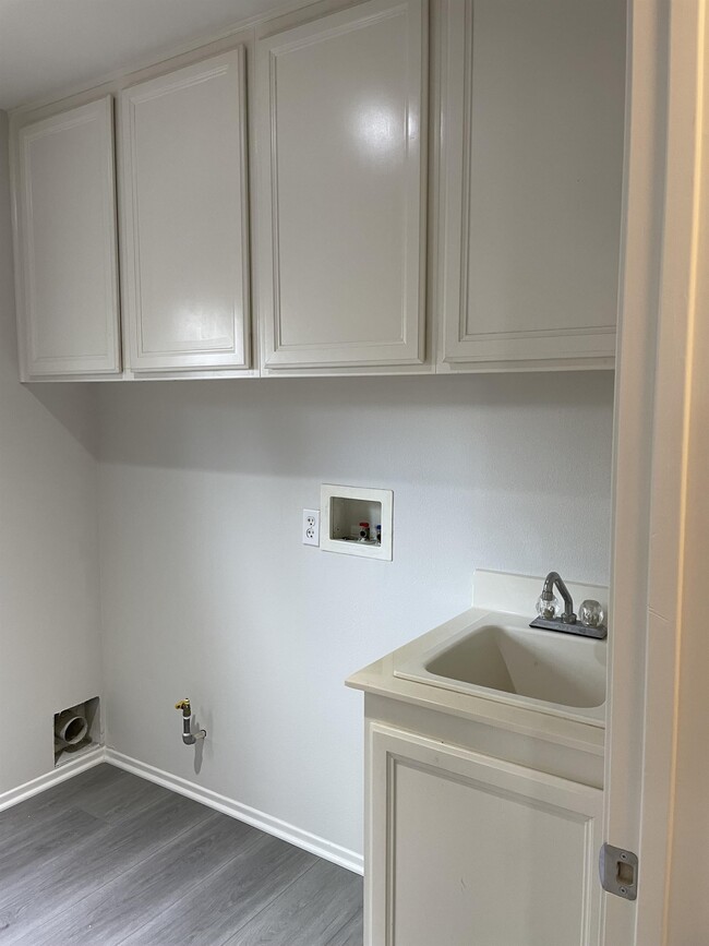 Building Photo - 1167 Innisfree Ct