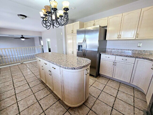Building Photo - "Spacious 3-Bed Oasis with 2.5 Baths on Funston Way, Las Vegas - 2,264 Sq. Ft. of Comfort!"